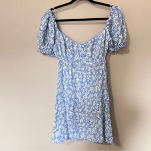 ASTR THE LABEL Milkmaid floral mini dress sky blue white med puff sleeve